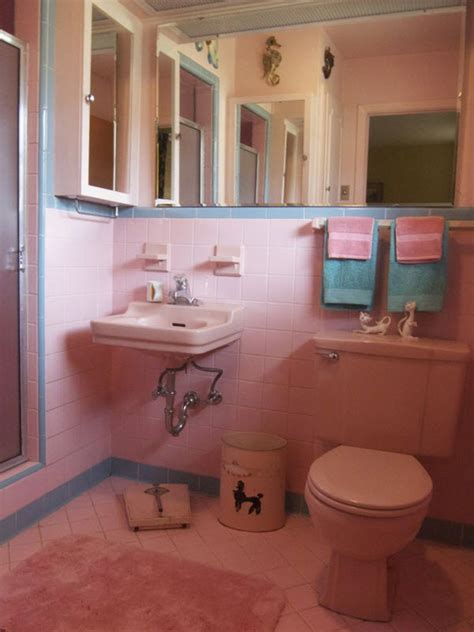 If the pink and blue tile in your bathroom is a little flashier than you'd like, the best way to tone it down is to incorporate neutrals into the room's design. 37 pink bathroom wall tiles ideas and pictures 2020