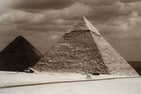 File:Great Pyramid of Giza (Khufu's pyramid), Pyramid of ...