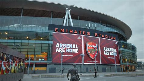 London Walk Outside Arsenal Football Clubs Emirates Stadium In
