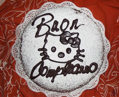 Premetto che non ho mai assaggiato questa torta, per cui non conosco né il sapore né gli ingredienti, ma ho provato ad assemblarla ingredienti: Dolci creazioni: Torta 900!!