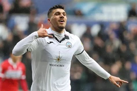 Leeds United Joining The Crowded Joel Piroe Race Gives Swansea City Exactly What They Want