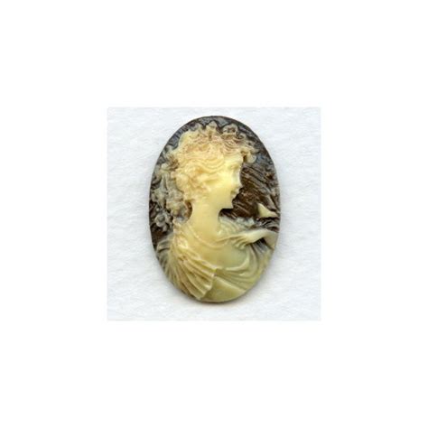 Girl With Nightingale Cameos Ivory On Brown 25x18mm