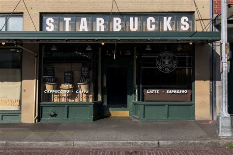 Starbucks Extends Store Closures And Covid 19 Employee Benefits Into