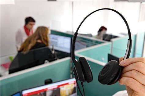 Na broj info linije 033 280 300 ili putem maila: Online-Banking | Sparkasse Muldental