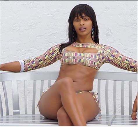 Reality Star Joseline Hernandez Flaunts Her Cleavage And Curves As She