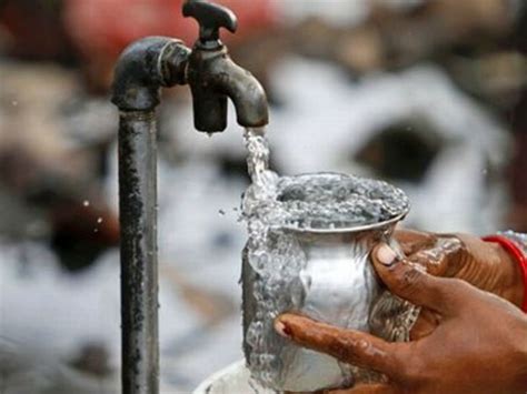 India Suffering Worst Water Crisis Niti Aayog Report Oneindia News