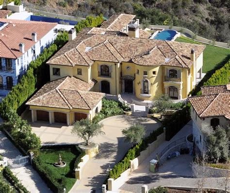 Kim kardashian & kanye west's house (google maps). Kim Kardashian and Kanye West's New House - Home Bunch ...