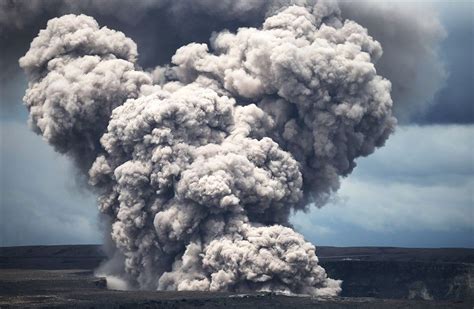 Volcano Expert Explains The Science Behind Kilaueas Ongoing Eruption