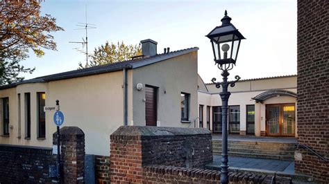 Jump to navigation jump to search. Pfarrheim St. Margareta | Pfarrei St. Nikolaus, Krefeld