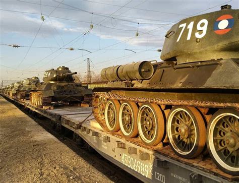 Vintage T 34 Tanks Return To Russia Military Tradervehicles
