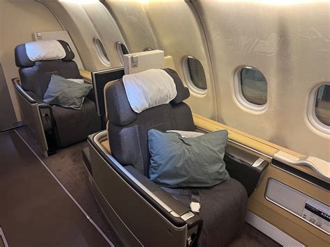 Review Lufthansa First Class Airbus A340 600 Bos Muc One Mile At A