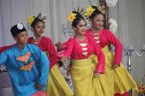 In malay, hari raya means the 'grand day of rejoicing' and, in singapore, it is a great muslim festival that recognises the. Pakej Perkahwinan, Hari Raya, Puasa, Live Band Kebudayaan ...