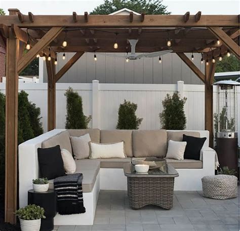 How Do You Create An Outdoor Living Space On A Budget Hn Magazine