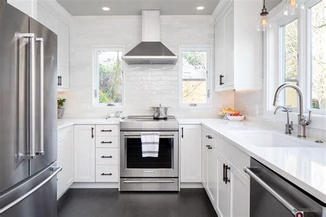 You can still pack a punch in your most petite spaces. 5 Design Ideas for Small Kitchen Remodels - Model Remodel