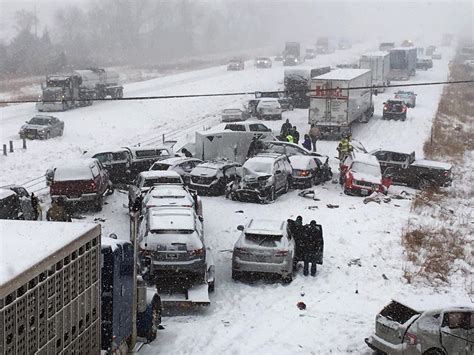 Snow Causes Hundreds Of Crashes 5 Killed On Missouri Roads The