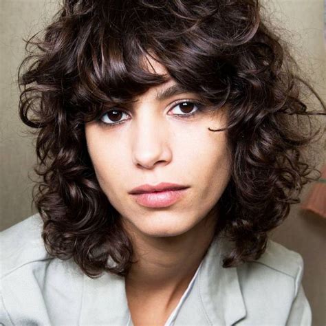 It is perfect for the woman on the go and looks best on the petite to slimmer face. These Are the 15 Best Short Haircuts for Thick Hair
