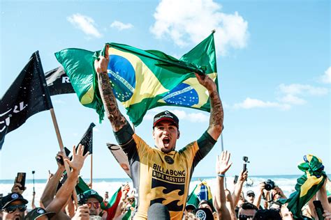 More news for gabriel medina » Gabriel Medina é campeão mundial de surfe pela segunda vez ...