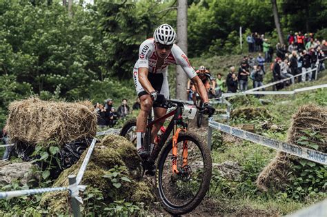 He rides cyclocross like many belgians; Derde plek voor Mathieu van der Poel in Italië - Brabant ...