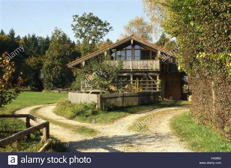 Bei immobilien scout24 finden sie passende häuser zum kauf in oberösterreich. Deutschland, Bayern, Deining, Bauernhaus, Herbst, Stollhof ...
