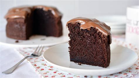 In a large bowl, combine the flour, sugar, cocoa powder, baking soda, baking powder, and salt. How to Make a Simple Chocolate Cake - Easy Homemade ...