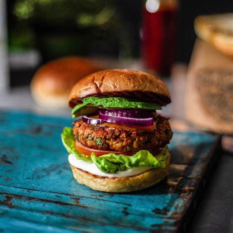 3 Incredible Vegan Burger Recipes Iheartvegans Vegan Junk Food