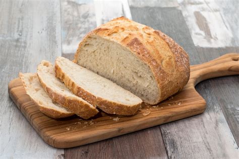 I dolci che facciamo a casa sono genuini e con ingredienti semplici quindi hanno una durata inferiore rispetto ai dolci che compriamo al supermercato. Conservare il pane nel migliore dei modi è importante