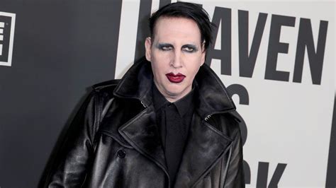Marilyn manson is the target of a new lawsuit, according to documents acquired by e! Evan Rachel Wood accuses Marilyn Manson of abuse - BBC News