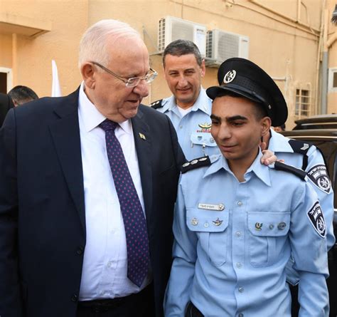 אמה, שעלתה לארץ ישראל מאוקראינה, התאלמנה כאשר נחמה הייתה כבת חמש שנים. ביקור נשיא המדינה ראובן (רובי) ריבלין באזור חיפה - 6/2/20 ...