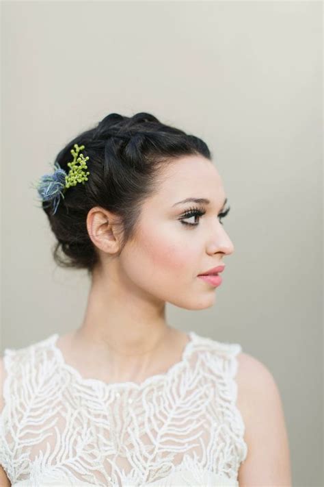 You can pull that magnificent outlook with updos that work great for a wedding setting. 48 Chic Wedding Hairstyles for Short Hair | Deer Pearl Flowers