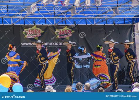 Mexican Dancing At The Famous Cinco De Mayo Festival Editorial