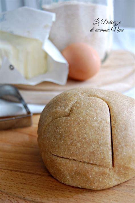 La pasta frolla bimby è una ricetta base utilizzata nella pasticceria italiana per la realizzazione di crostate e biscotti. PASTA FROLLA AL FARRO Bimby | Ricette, Idee alimentari, Pasta