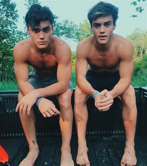 Pin By Sz Szkee On Dolan Ethan And Grayson Dolan Twins Ethan Dolan