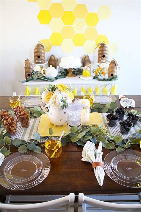 Easy Mom To Bee Baby Shower Ideas With Chinet® Michelles Party Plan It