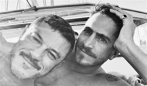 Rafael olarra is an art director who is known for working at the faena hotel. Rumores dicen que Luke Evans cortó con su novio Rafael ...