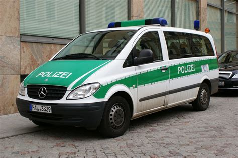 Literaturhaus halle im kunstforum der saalesparkasse bernburger straße 8 · 06108 halle (saale) tel. Funkstreifenwagen Mercedes-Benz Vito (W639) der Polizei Halle (Saale) Aufnahmedatum: 09.04.2012 ...