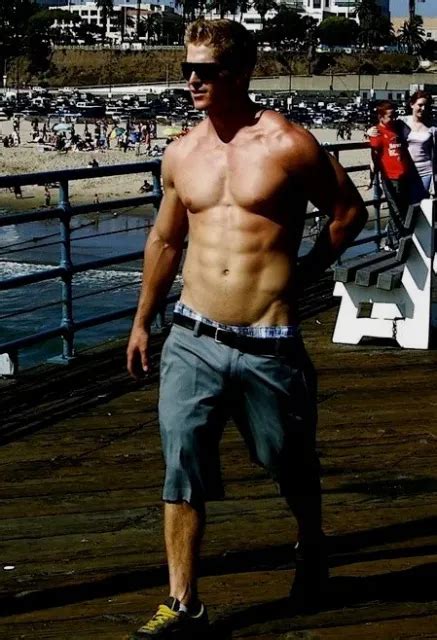 Shirtless Male Muscular Dude Hot Body Walking Boardwalk Hot Abs Photo 4x6 N357 4 49 Picclick