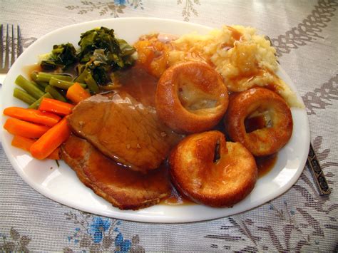 20 Bizarre British Christmas Traditions That Confuse The Rest Of The World