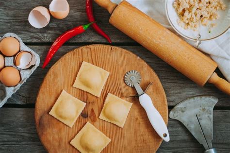Guida per riconoscere questo pregiato taglio di carne, consigli su come trattarlo e utilizzarlo al meglio in cucina. Tortelloni con coda di vitello e salsa agli spinaci ...