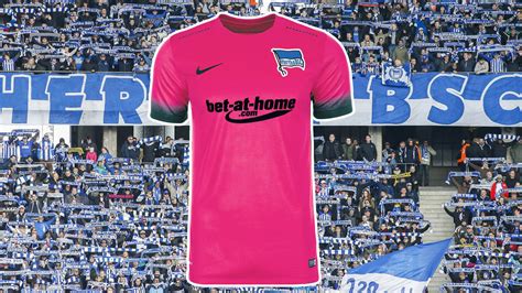 Het betekent `van de aarde`. Hertha Berlim "imita" o Hamburgo e também lança camisa cor ...