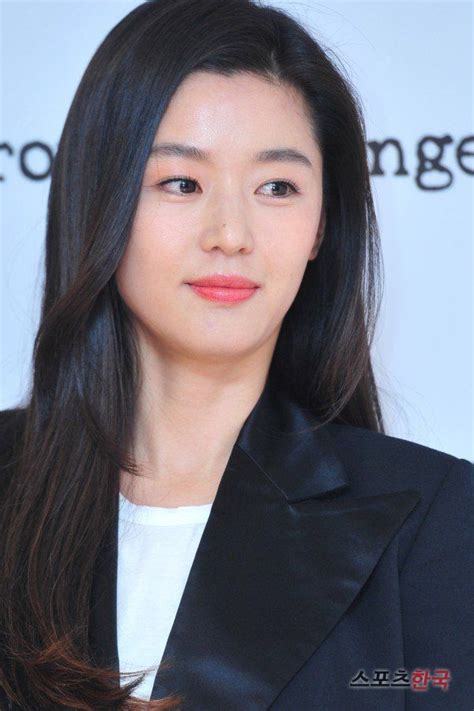 Photos Jeon Ji Hyeons Flawless Close Up Korean Celebrities Favorite