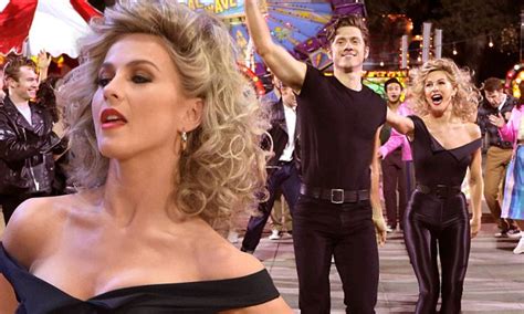 Julianne Hough S Sexy Sandy Leads Grease Live To Five Star Reviews