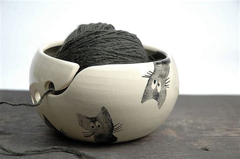 Ceramic Knitting Bowl cat Yarn Bowl Yarn bowl funny yarn | Etsy | Yarn bowl, Knitting bowl 
