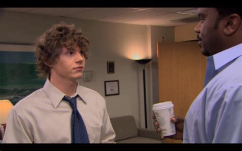 There, evan began taking acting classes and at age 15, he moved with his mother to los angeles in hopes of pursuing a career in the entertainment industry. evan peters the office | Tumblr