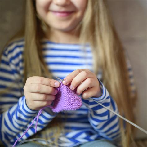 Beginner Knitting - 5 Things You Need to Know - DIYToDonate
