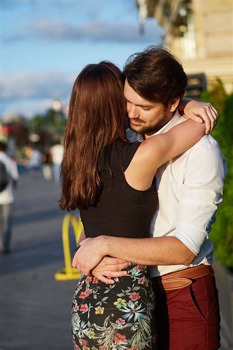 9 Diferentes Formas De Abrazar A Tu Pareja Revelan Su Amor