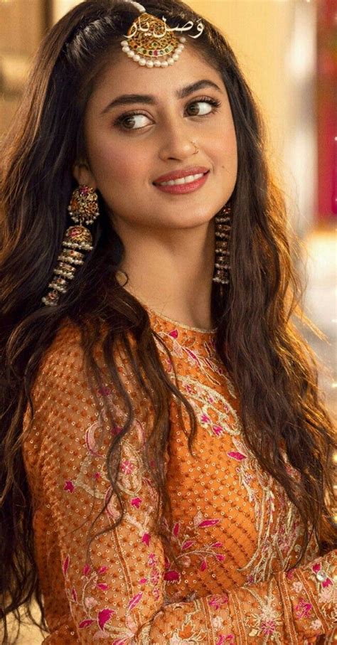Pin By 💫bushra On Pakistani Actress Ali Dress Beautiful Actresses
