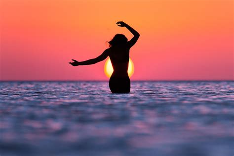 Women Water Beach Sky Sunset Wallpapers Hd Desktop And Mobile