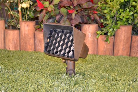 Buy Starburst 12 Volt Brass Up Light (STAR-NL STARBURST BR NL) Online