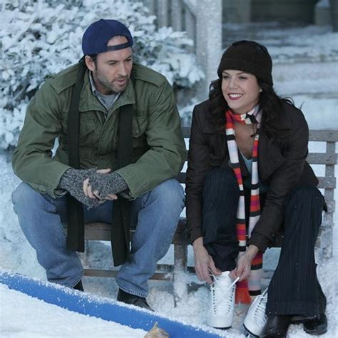 This Gilmore Girls Sneak Peek Pic Shows A Shocking Moment For Luke And Lorelai Brit Co