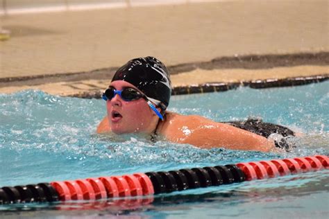 Edsel Ford At Dearborn High Girls Swim Photo Gallery Press And Guide